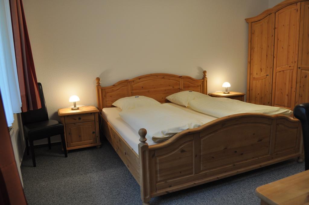 Hellmanns Hotel Bremers Bauerndiele Wiefelstede Bagian luar foto