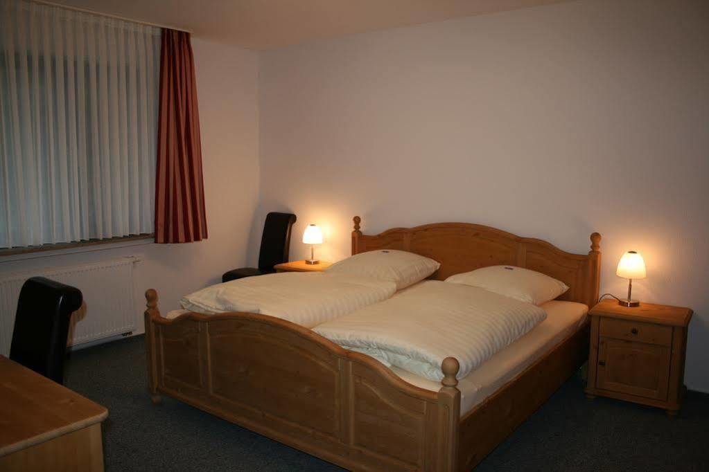 Hellmanns Hotel Bremers Bauerndiele Wiefelstede Bagian luar foto