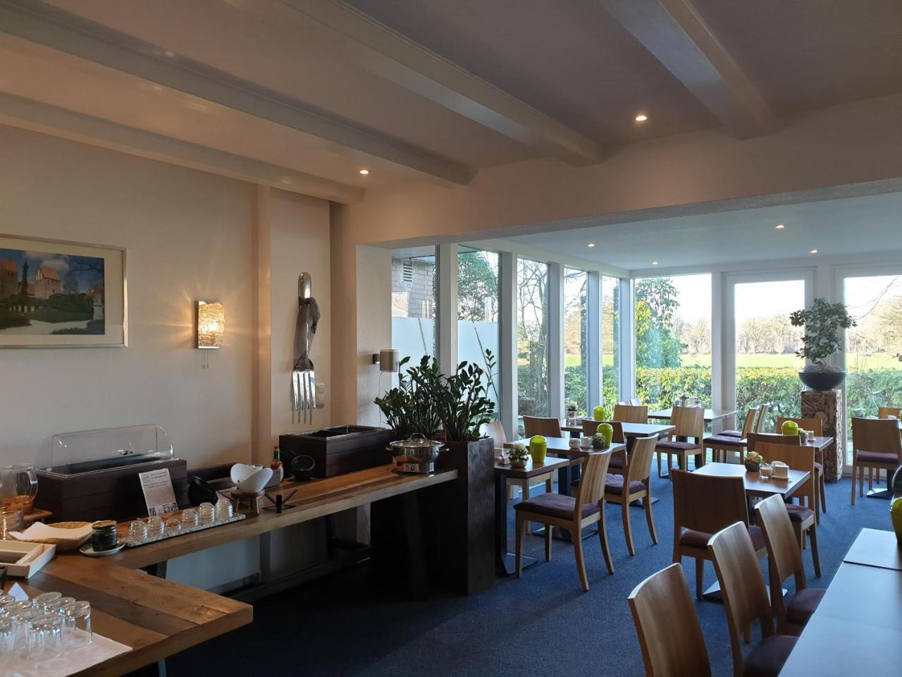 Hellmanns Hotel Bremers Bauerndiele Wiefelstede Bagian luar foto