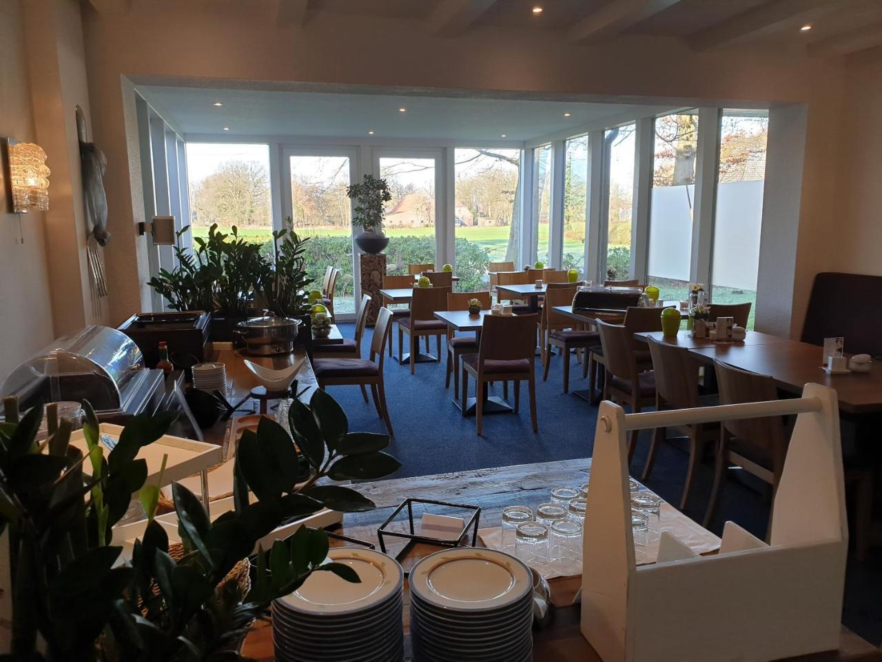 Hellmanns Hotel Bremers Bauerndiele Wiefelstede Bagian luar foto