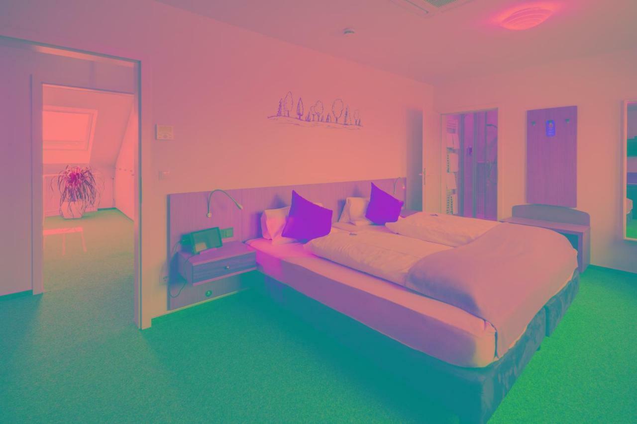 Hellmanns Hotel Bremers Bauerndiele Wiefelstede Bagian luar foto