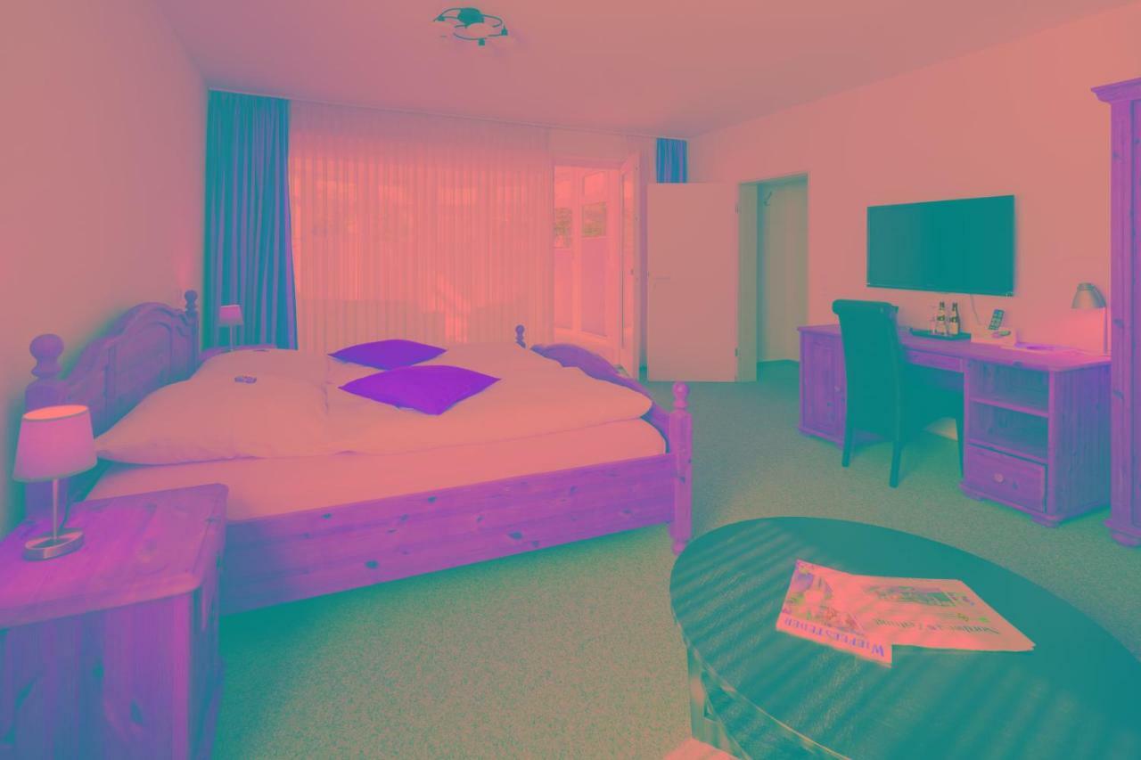 Hellmanns Hotel Bremers Bauerndiele Wiefelstede Bagian luar foto