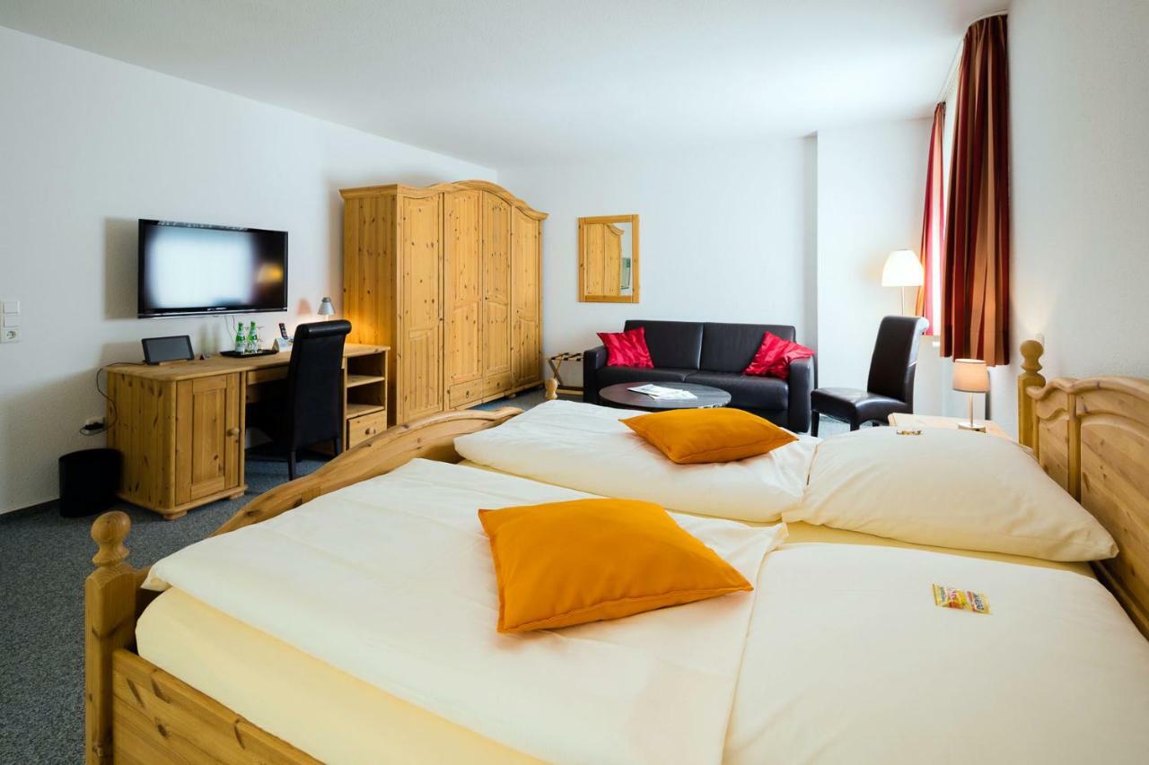 Hellmanns Hotel Bremers Bauerndiele Wiefelstede Bagian luar foto
